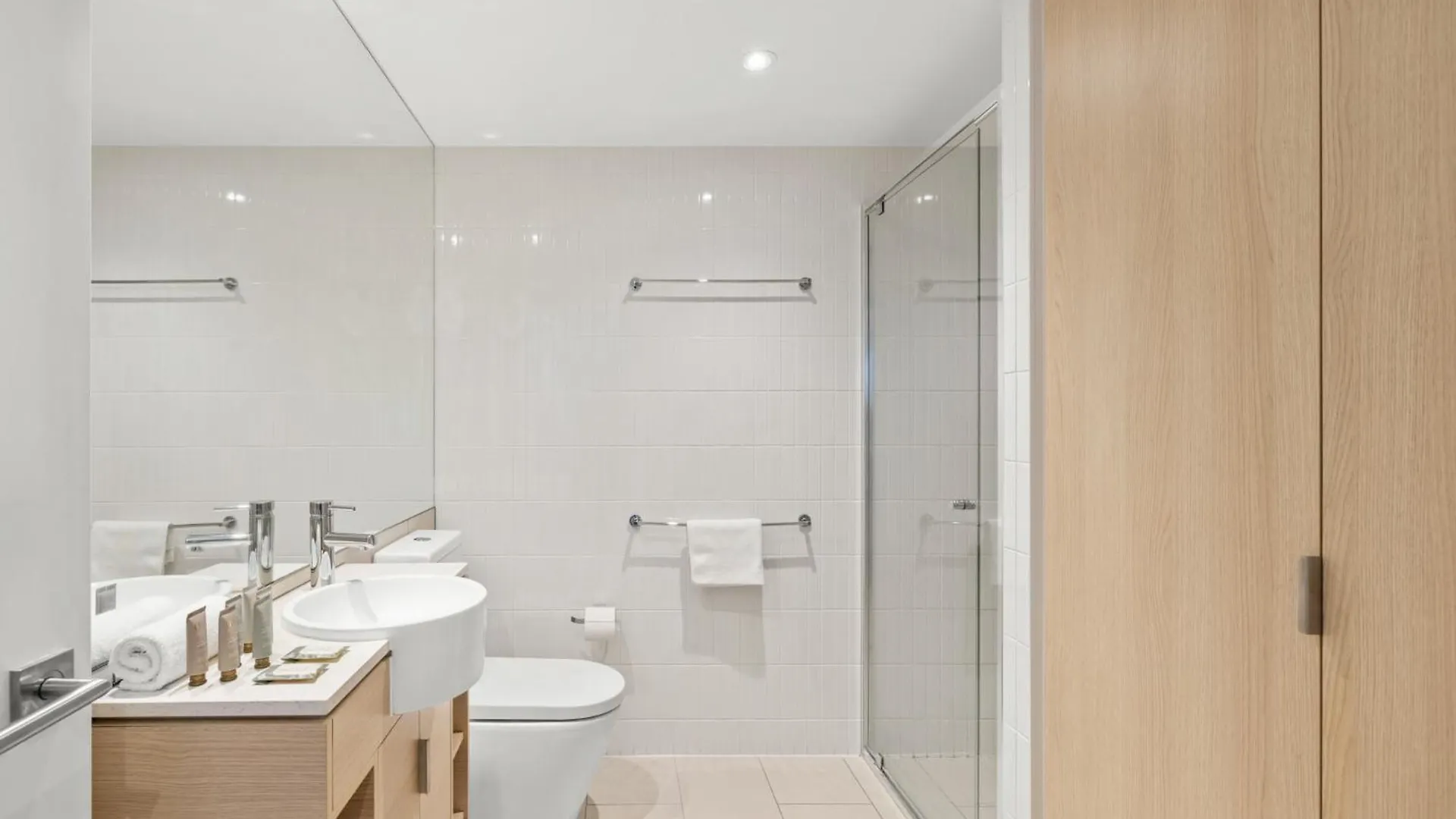 Apartamento Broadbeach 1-Bed With Pool Gym Walk To The Beach Gold Coast