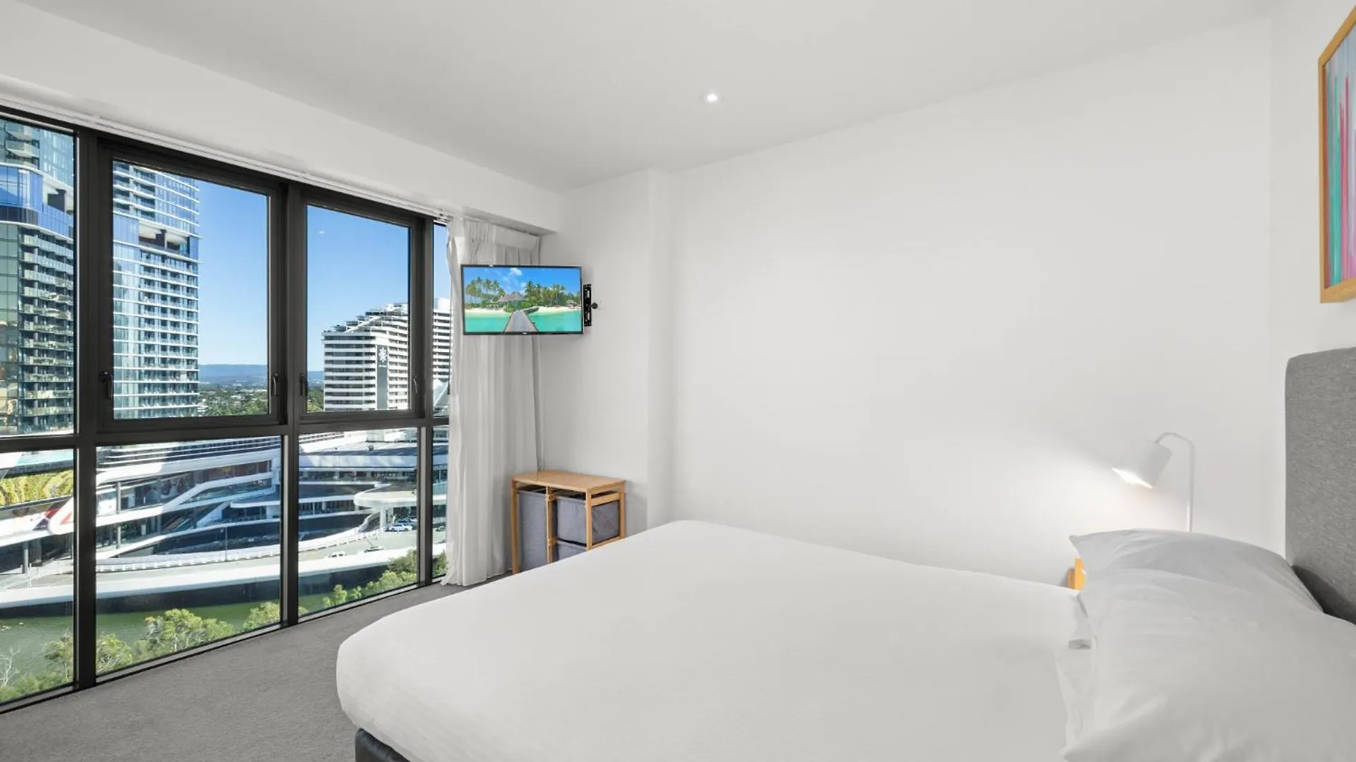 Broadbeach 1-Bed With Pool Gym Walk To The Beach Gold Coast