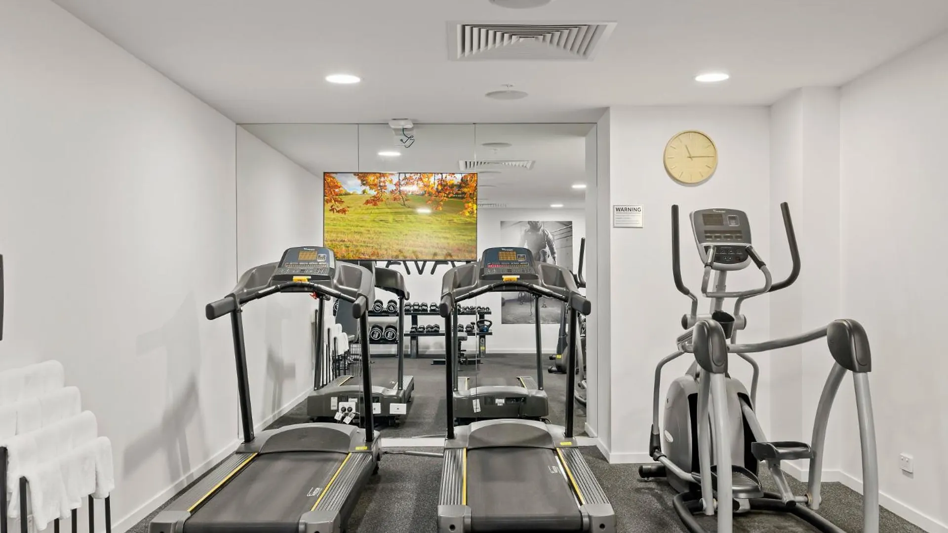 Broadbeach 1-Bed With Pool Gym Walk To The Beach Gold Coast Australia